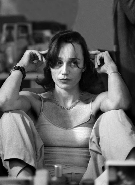 The Half: Photographs of Actors Preparing for the Stage | Amusing Planet